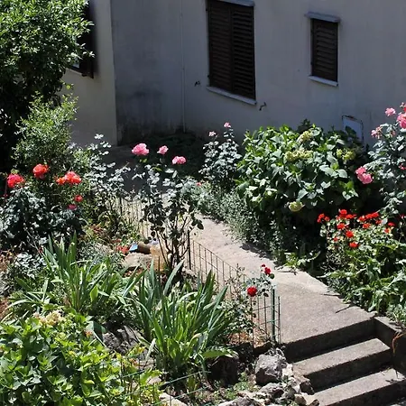 8833a Apartment *
