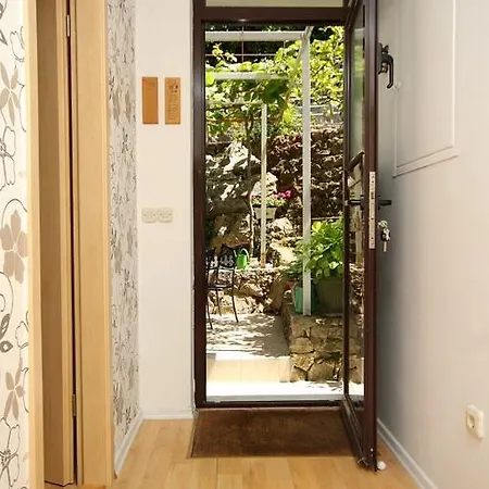 8833a Apartment